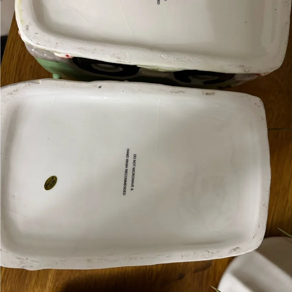 2 - Young’s Inc Ceramic Cookie Jars/ Storage Canisters - Picture 9 of 13